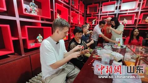 2025新澳正版资料今晚和游客重庆吃烧烤被宰与游客重庆吃烧烤被宰视频